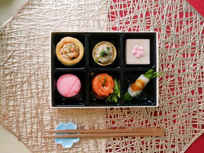 Canapes Box with 6 Canapes