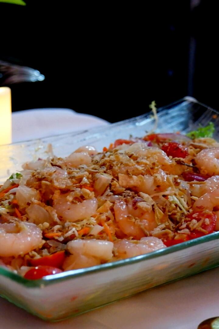 A04. Thai Shrimp Pomelo Salad