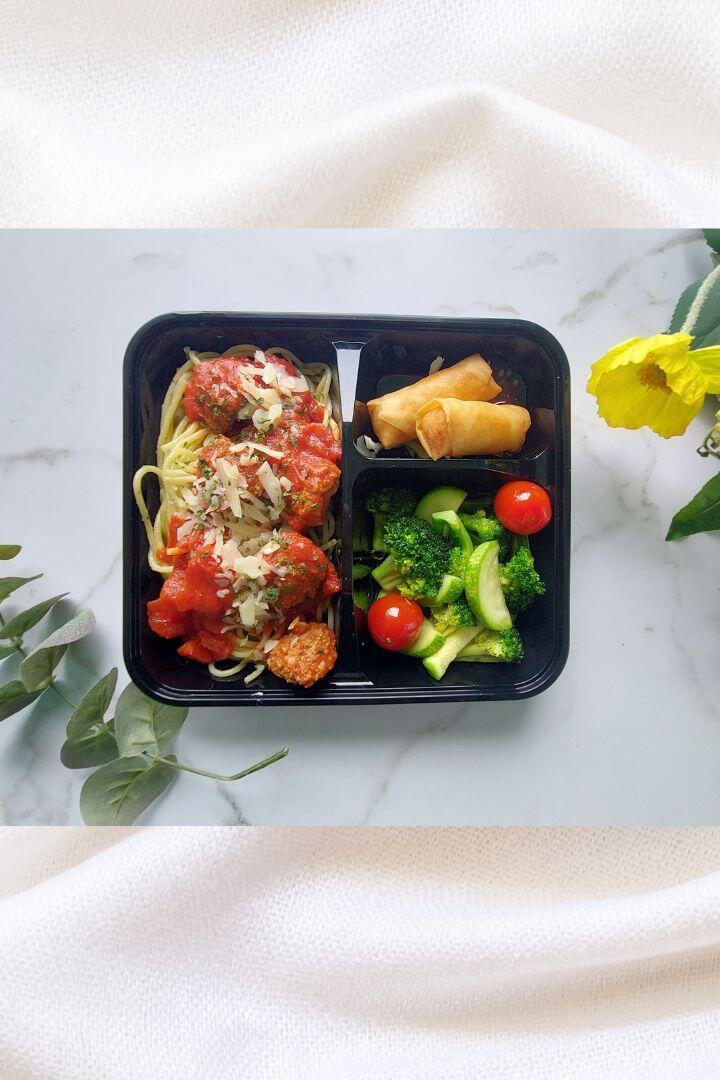 Beef Meatball Pasta with Mixed Vegetables Spring Roll