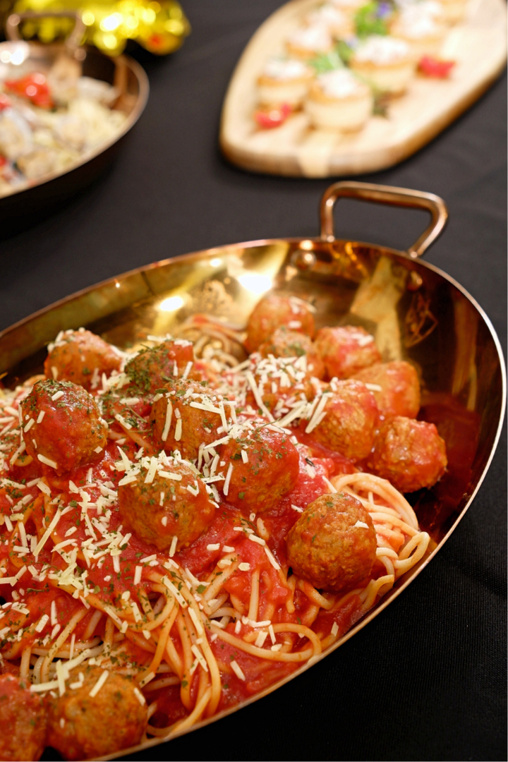 Spaghetti with Italian Meatball (Pork & Beef)