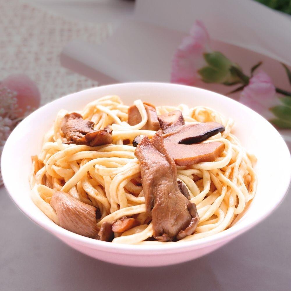 Braised E-fu Noodles with Wild Mushroom & Abalone Sauce