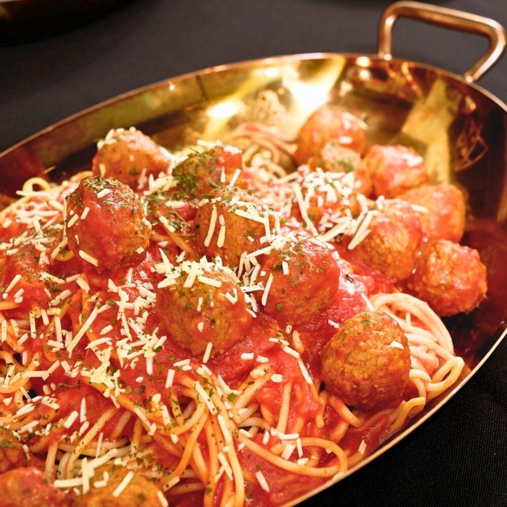 Spaghetti with Italian Meatball (Pork & Beef) & Cherry Tomato Sauce