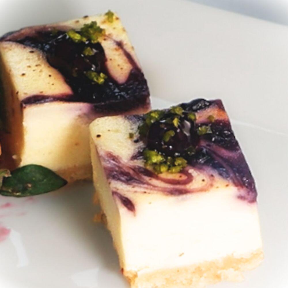 Mini Blueberry Cheese Cake with Pistachio